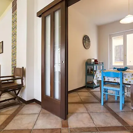 Medina Per 6 Ospiti In Centro Storico Διαμέρισμα *